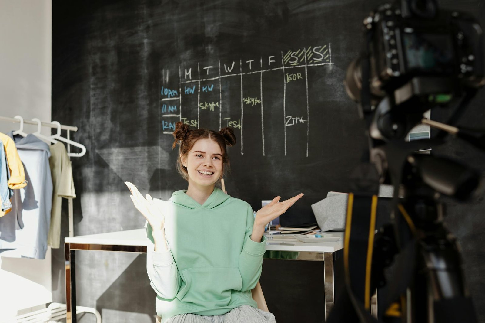 Best AI Tools for YouTube Creators: Scripts, Thumbnails