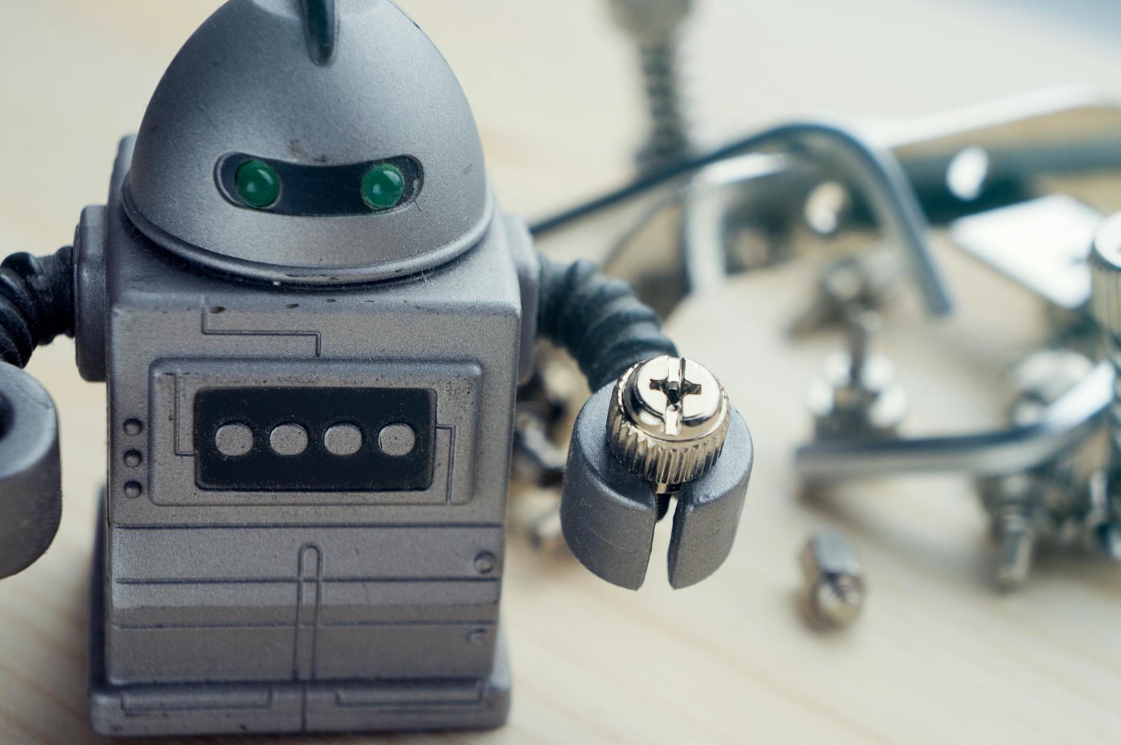 ElliQ is a surprisingly helpful companion robot for older