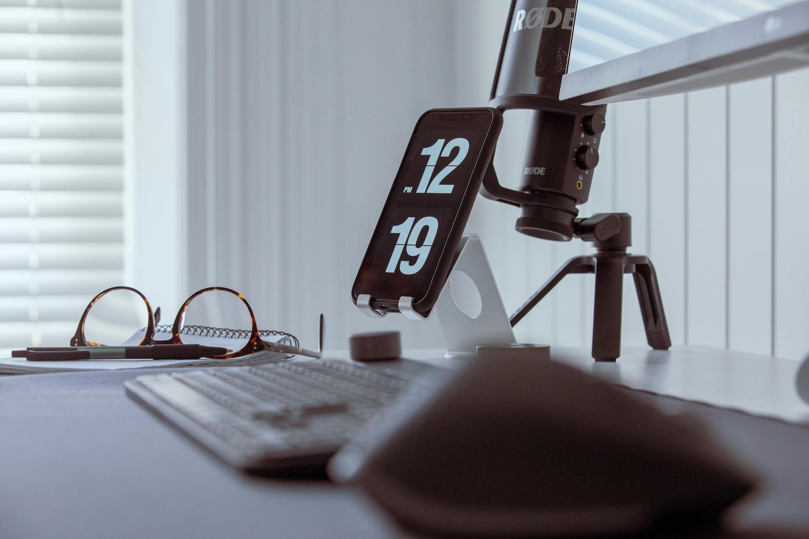 New AI Transcription: Microsoft’s MAI-Transcribe-1.5 Cuts WER to 2.4%